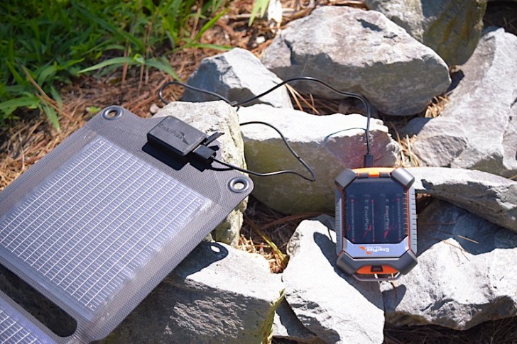 enerplex-kickr-iv-solar-charger-02